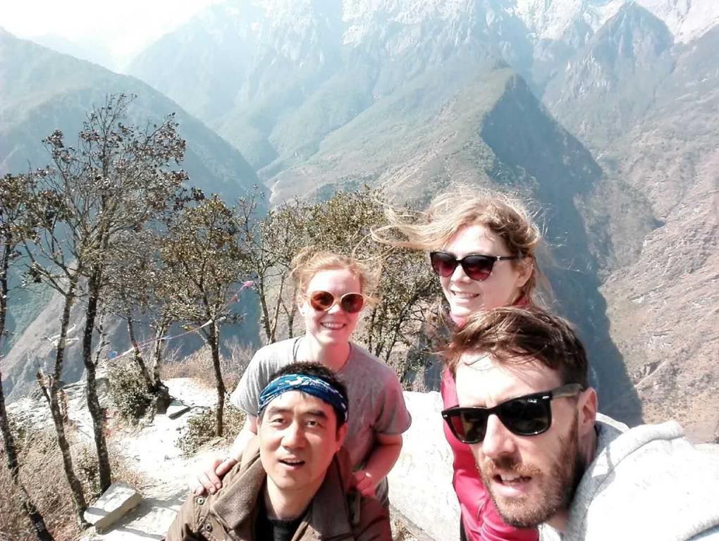 October Inn Lijiang  Buitenkant foto